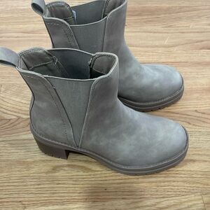 Chelsea Boots